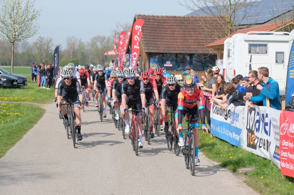 0422Rennen Walding Junioren Amateure